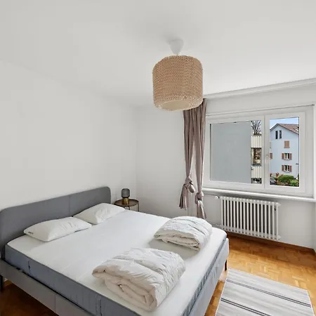Apartment Charming 1 Bedroom *