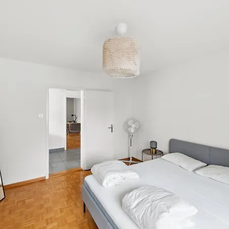 Charming 1 Bedroom شقة *