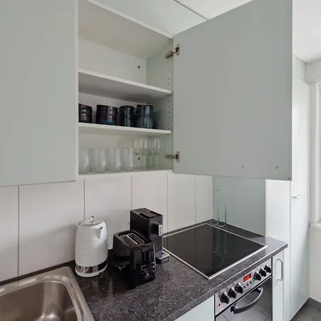 Apartment Charming 1 Bedroom *